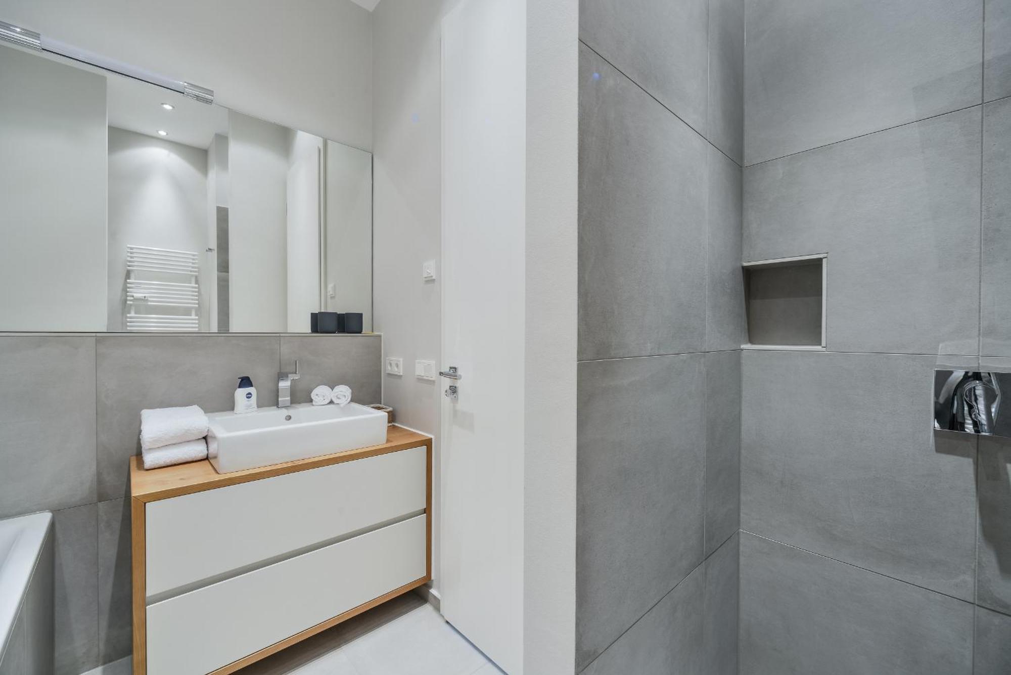 Downtown Living Aparthotel
